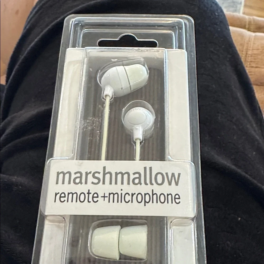 JVC Marshmallow White Earbuds with Microphone